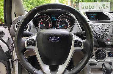 Седан Ford Fiesta 2016 в 