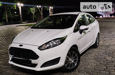 Седан Ford Fiesta 2016 в 