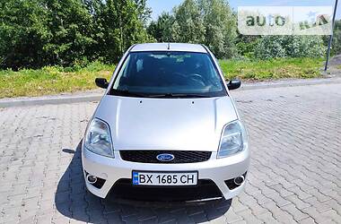 Хетчбек Ford Fiesta 2005 в 