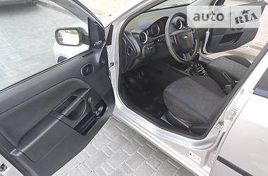 Хетчбек Ford Fiesta 2005 в 