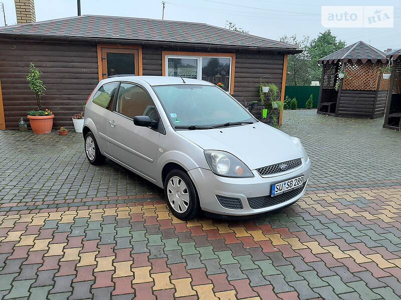 Хетчбек Ford Fiesta 2008 в Самборі