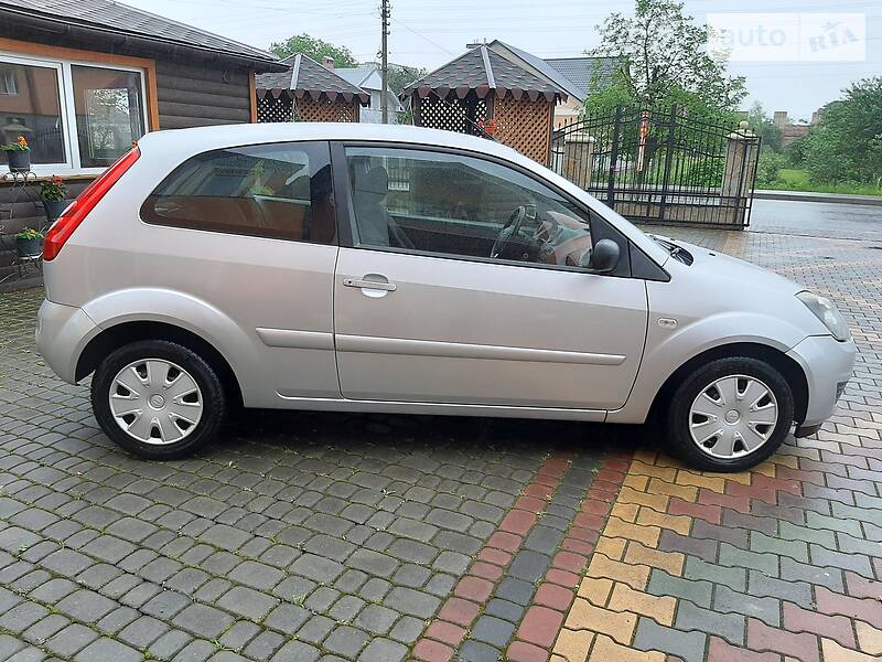 Хетчбек Ford Fiesta 2008 в Самборі