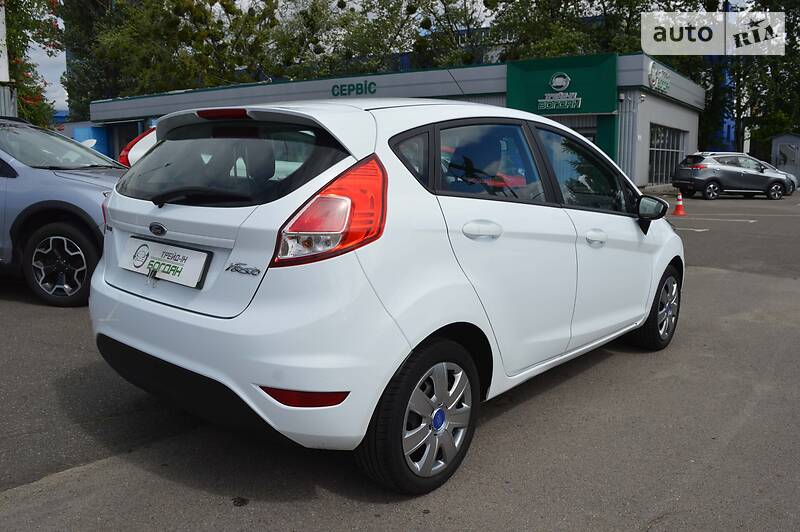 Хетчбек Ford Fiesta 2017 в Києві