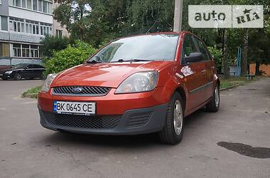 Хэтчбек Ford Fiesta 2006 в Ровно