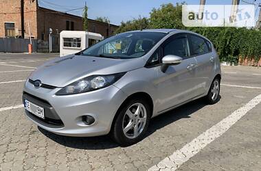 Хэтчбек Ford Fiesta 2011 в Черновцах