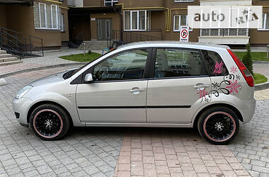 Хэтчбек Ford Fiesta 2005 в Львове