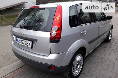 Хэтчбек Ford Fiesta 2006 в Киверцах