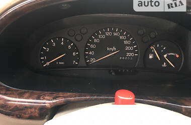 Хэтчбек Ford Fiesta 1996 в 