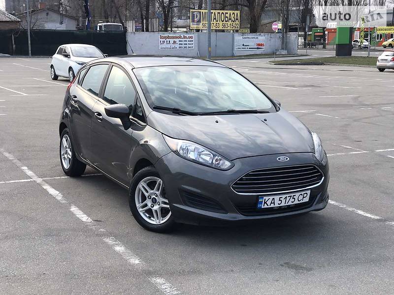 Хэтчбек Ford Fiesta 2017 в Киеве