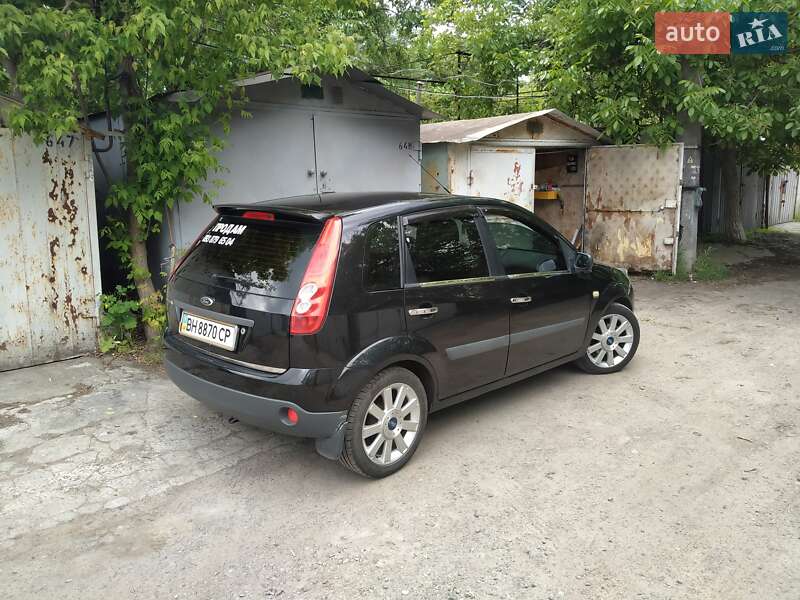 Хэтчбек Ford Fiesta 2006 в Одессе