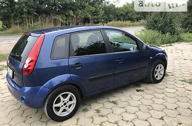 Хэтчбек Ford Fiesta 2006 в 