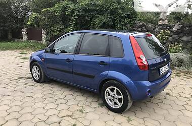 Хэтчбек Ford Fiesta 2006 в 