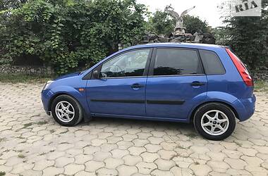 Хэтчбек Ford Fiesta 2006 в 