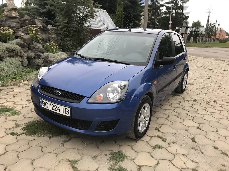Хэтчбек Ford Fiesta 2006 в 