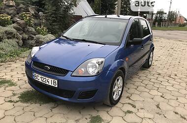 Хэтчбек Ford Fiesta 2006 в 