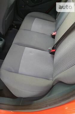 Хэтчбек Ford Fiesta 2012 в 