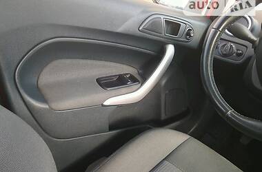 Хэтчбек Ford Fiesta 2012 в 