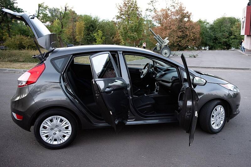 Хэтчбек Ford Fiesta 2015 в Кривом Роге