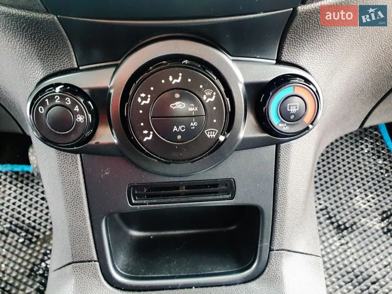 2014 Ford Fiesta - мініатюра 13