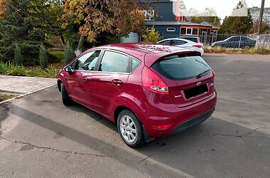 Хэтчбек Ford Fiesta 2011 в 