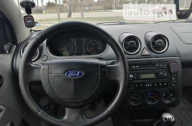 Хэтчбек Ford Fiesta 2003 в Ровно