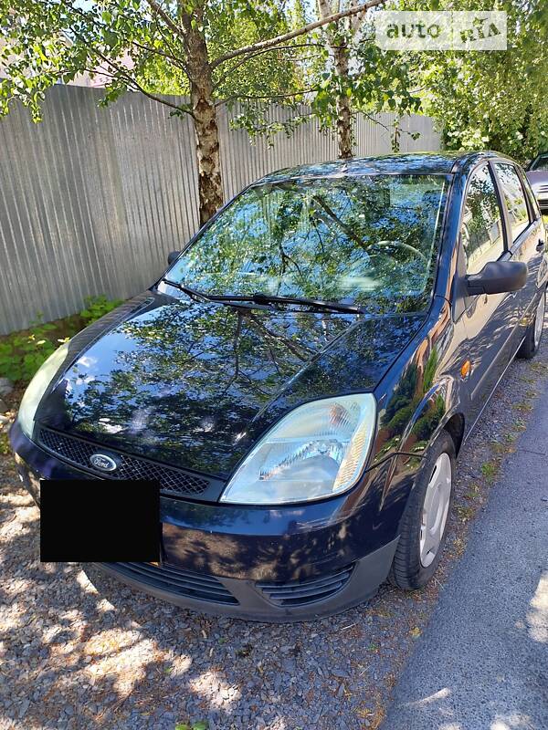 Хэтчбек Ford Fiesta 2005 в Ужгороде