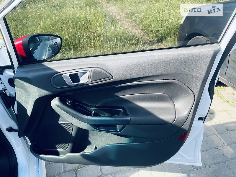 Хэтчбек Ford Fiesta 2013 в Ужгороде
