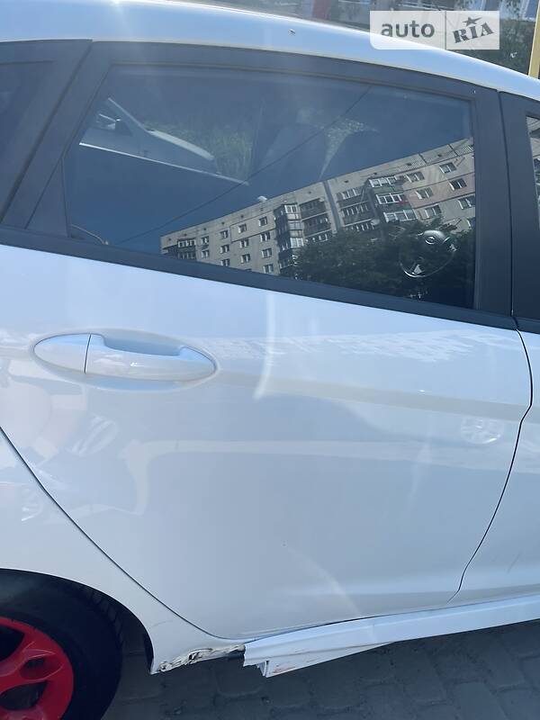 Хэтчбек Ford Fiesta 2013 в Ужгороде