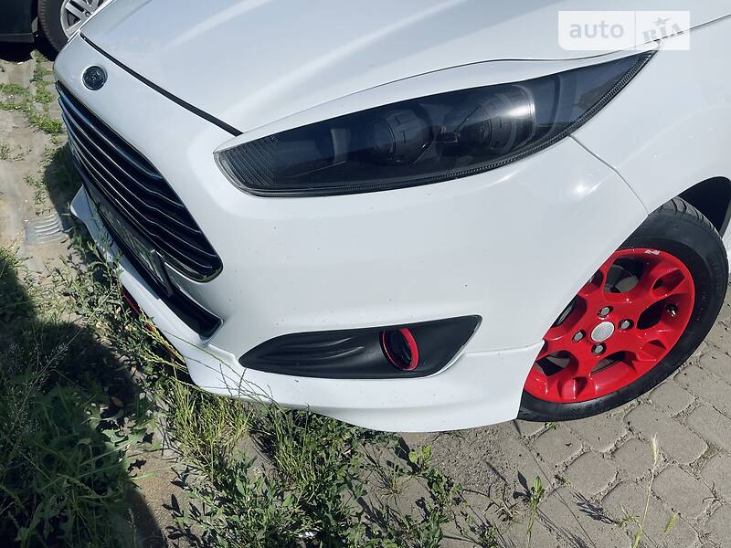 Хэтчбек Ford Fiesta 2013 в Ужгороде