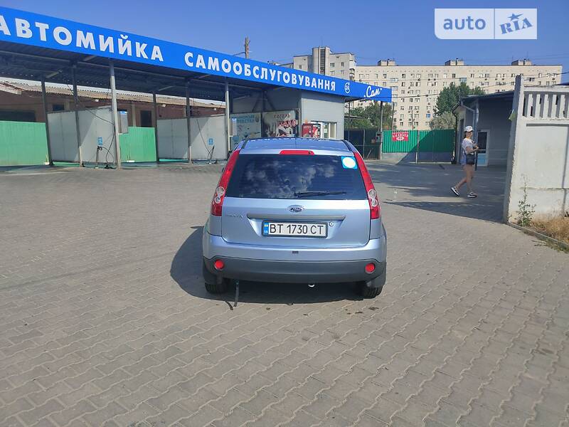 Хэтчбек Ford Fiesta 2005 в Одессе