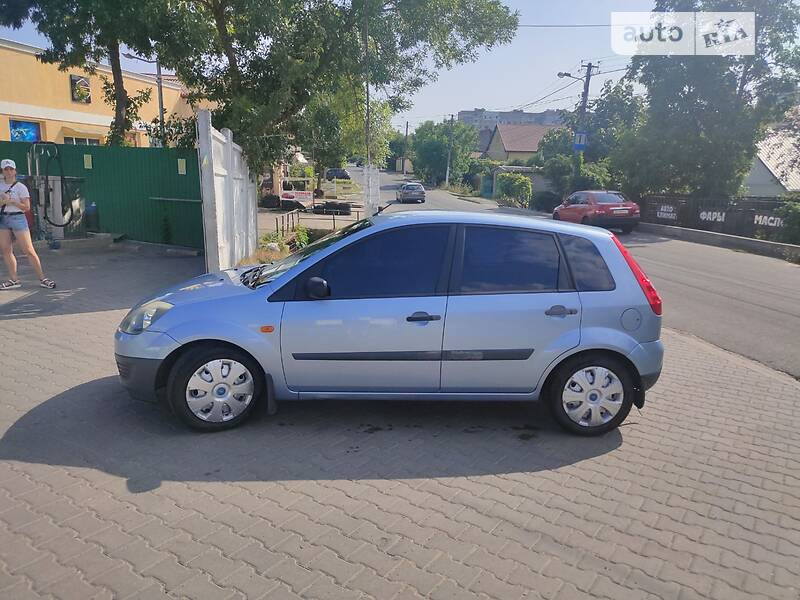 Хэтчбек Ford Fiesta 2005 в Одессе