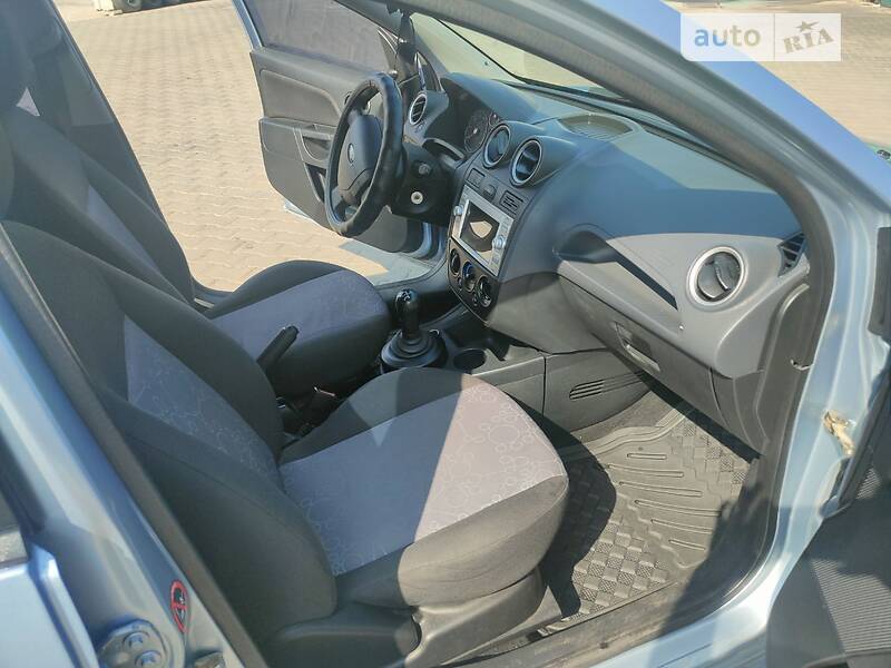 Хэтчбек Ford Fiesta 2005 в Одессе
