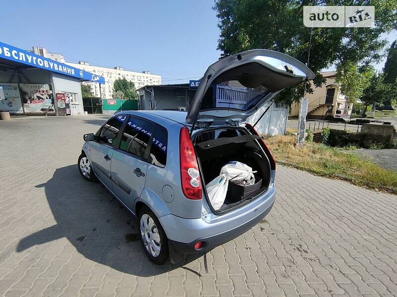 Хэтчбек Ford Fiesta 2005 в Одессе