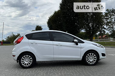 Хэтчбек Ford Fiesta 2017 в 