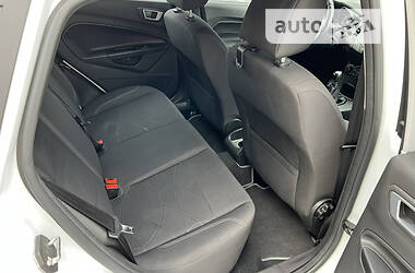Хэтчбек Ford Fiesta 2017 в 