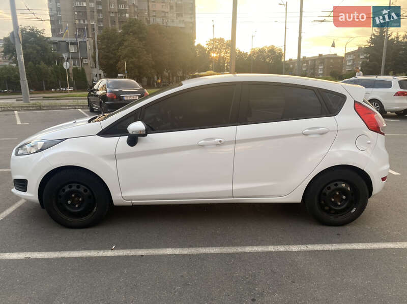 Хэтчбек Ford Fiesta 2013 в Киеве