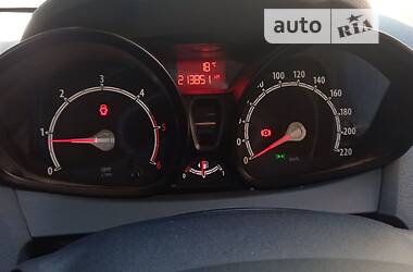 Хэтчбек Ford Fiesta 2010 в 