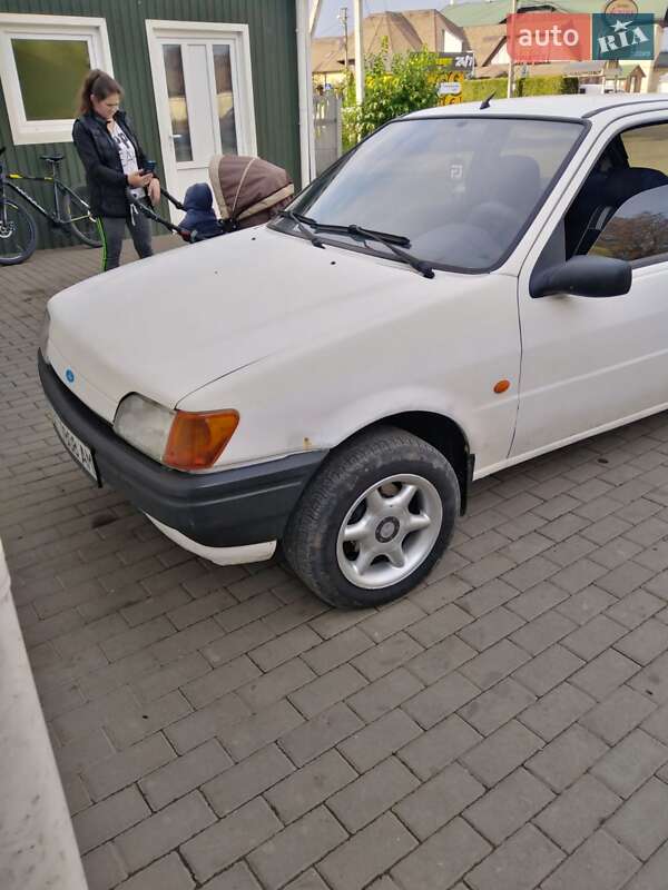 Хэтчбек Ford Fiesta 1995 в Черновцах