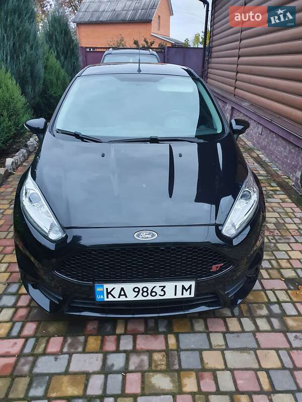 Хэтчбек Ford Fiesta 2013 в Нежине