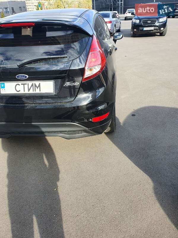 Хэтчбек Ford Fiesta 2013 в Нежине