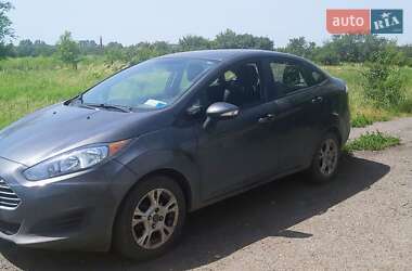 Седан Ford Fiesta 2015 в Днепре