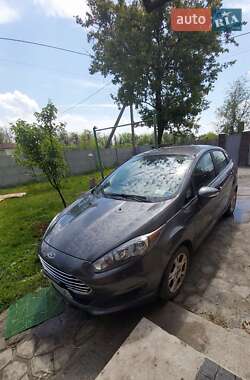 Седан Ford Fiesta 2015 в Днепре