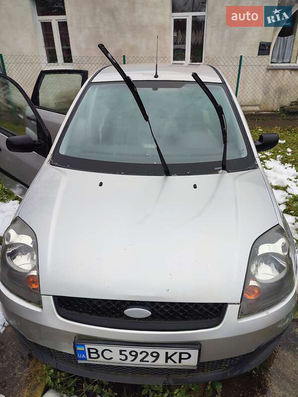 Хэтчбек Ford Fiesta 2006 в Львове