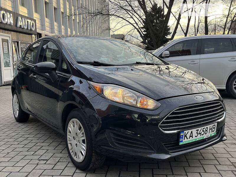 Хетчбек Ford Fiesta 2015 в Дніпрі