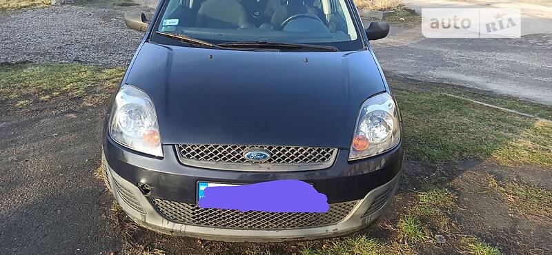 Хэтчбек Ford Fiesta 2006 в Ровно