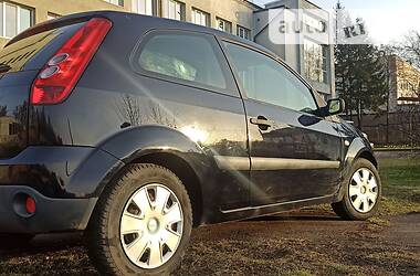 Хэтчбек Ford Fiesta 2006 в Ровно