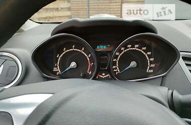 Хэтчбек Ford Fiesta 2013 в 