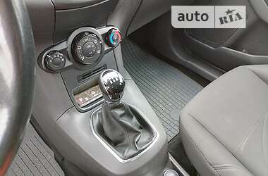 Хэтчбек Ford Fiesta 2013 в 