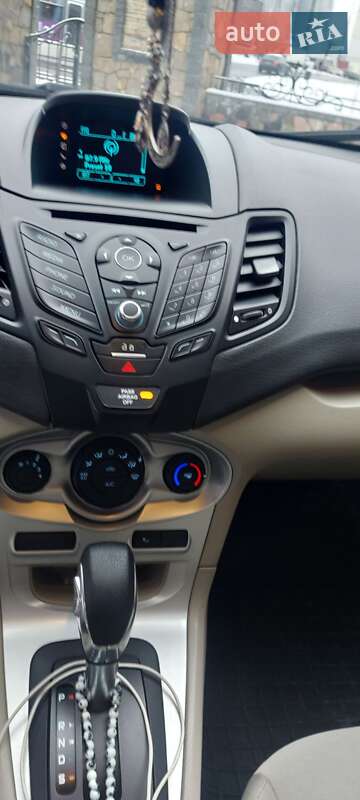 Хэтчбек Ford Fiesta 2016 в Киеве