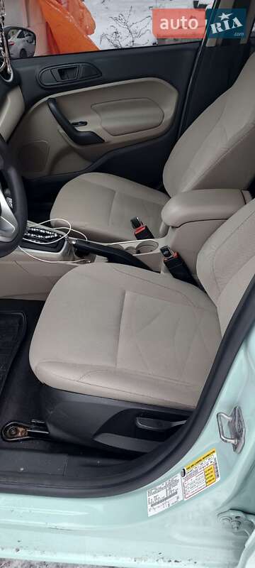 Хэтчбек Ford Fiesta 2016 в Киеве